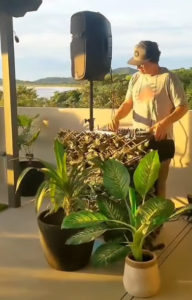 Live DJ set on the Naia rooftop, Tamarindo